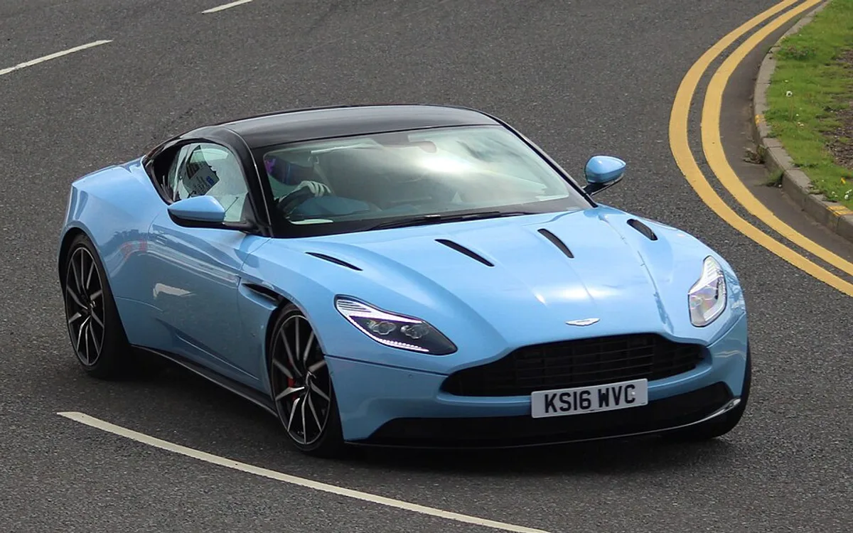 Aston Martin Db11