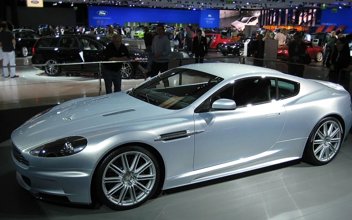 Aston Martin Dbs
