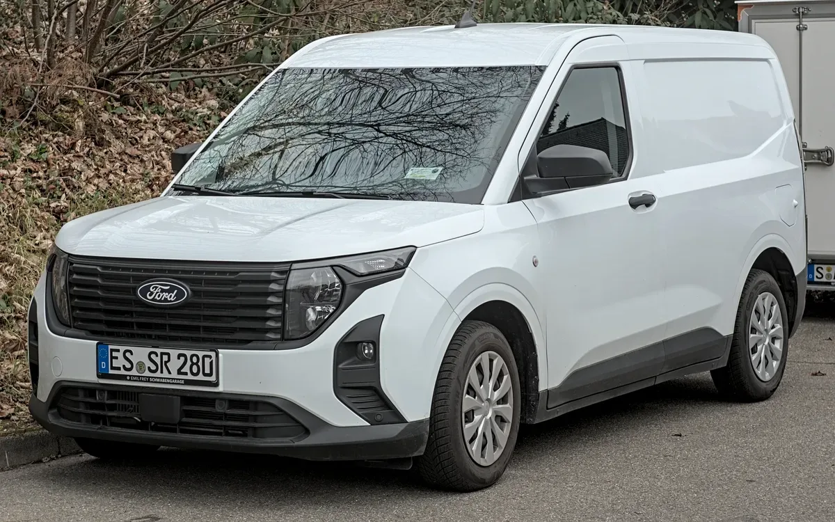 Ford Transit Courier 2023-now