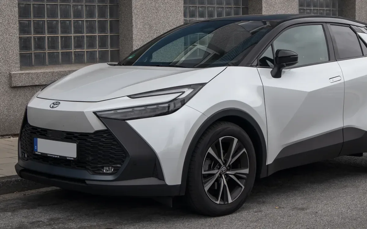 Toyota C HR 2023-now