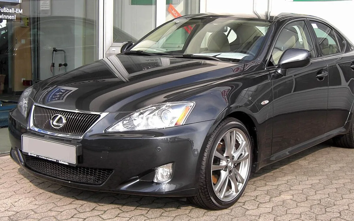 Lexus Is200