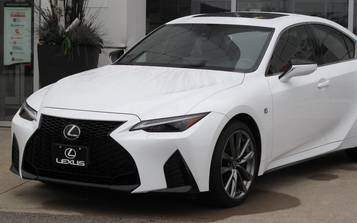 Lexus Is220