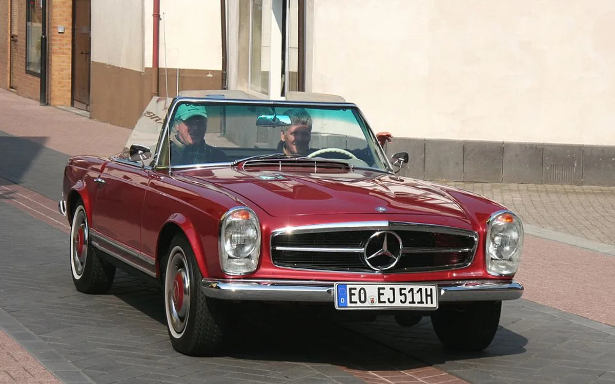 Mercedes Benz 230
