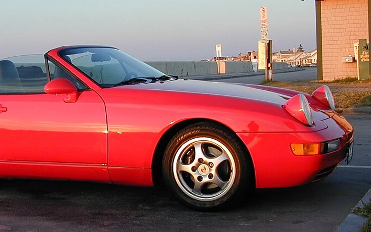 Porsche 968