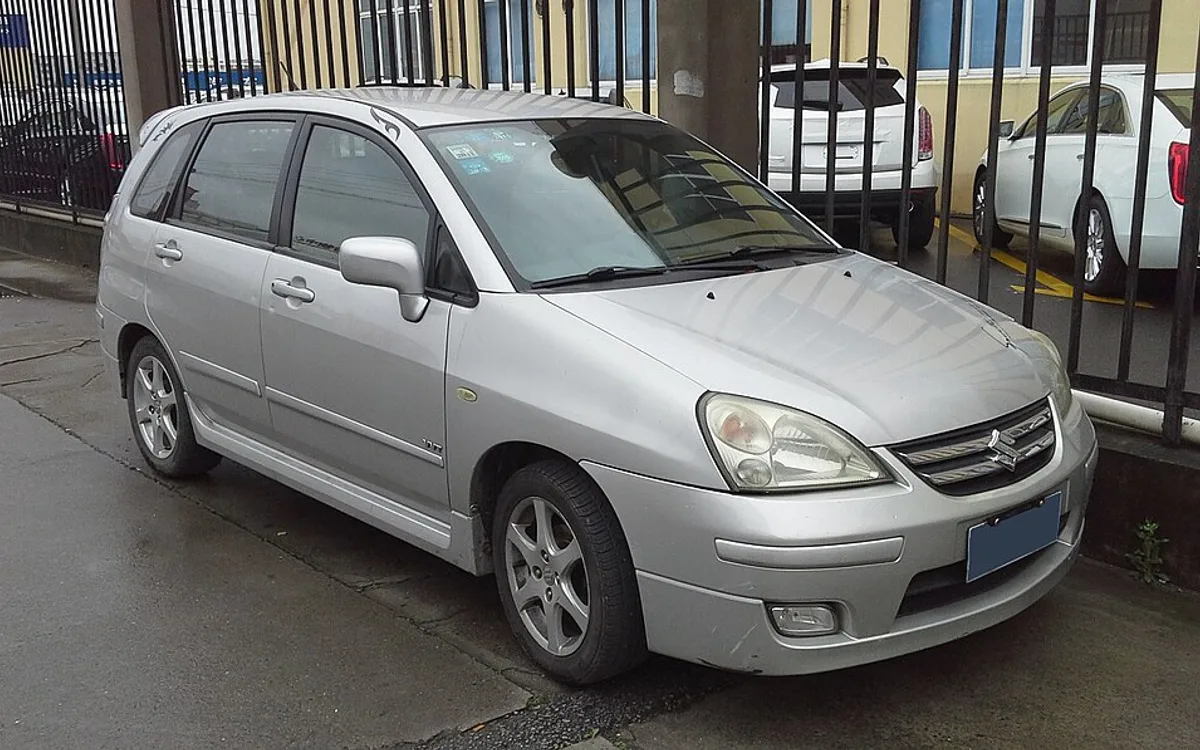Suzuki Liana